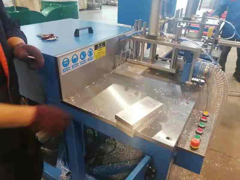 鋁材自動切割機450-客戶現場1-切割實心材料-2 鋁材自動切割機450-客戶現場1-切割實心材料-2