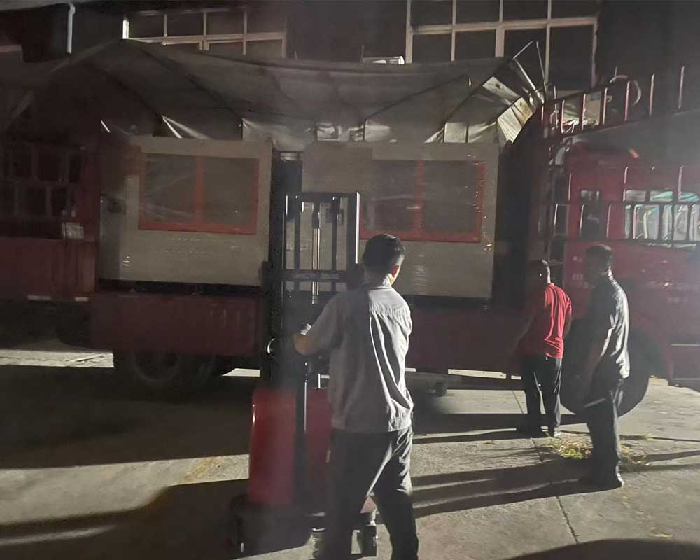 【浙江】?jī)膳_(tái)復(fù)購(gòu)鋁型材自動(dòng)切割機(jī)，夜色中發(fā)貨走起！！