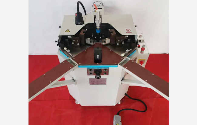鋁型材同步單頭組角機 SDY-ZJ 鋁型材同步單頭組角機 SDY-ZJ