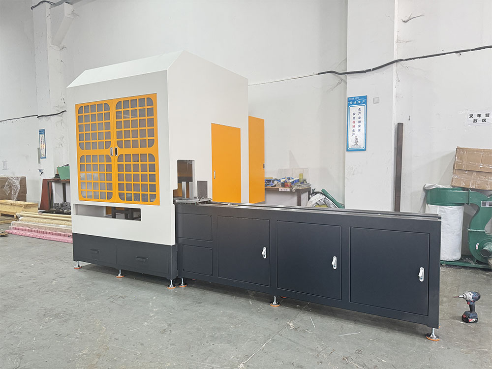 五軸聯(lián)動(dòng)三維角度鋸